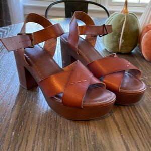 Platform sandals
